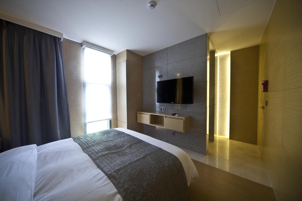 Stanford Hotel And Resort Jeju Room photo