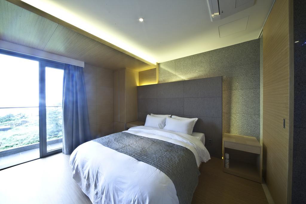 Stanford Hotel And Resort Jeju Exterior photo